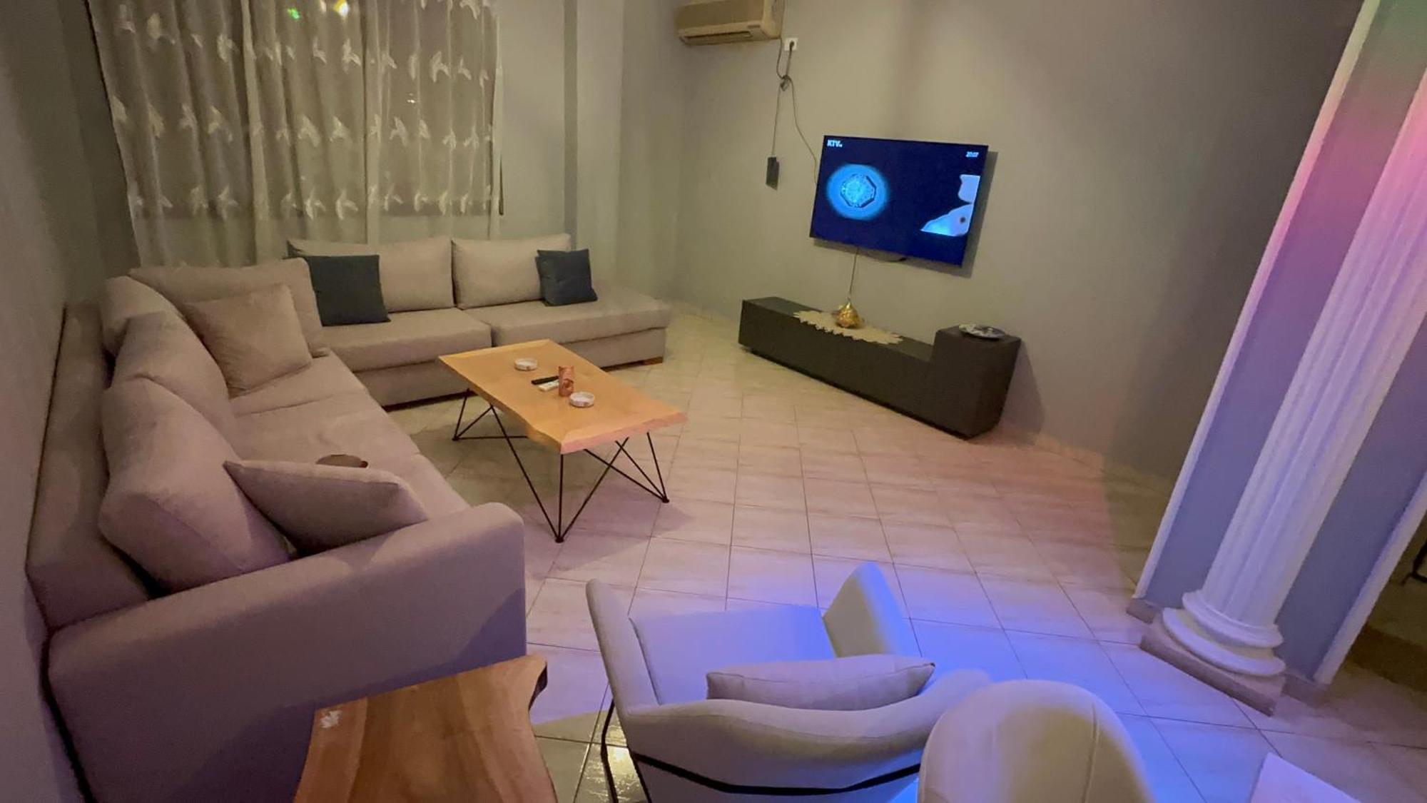 Dioras Apartment. ティラナ エクステリア 写真