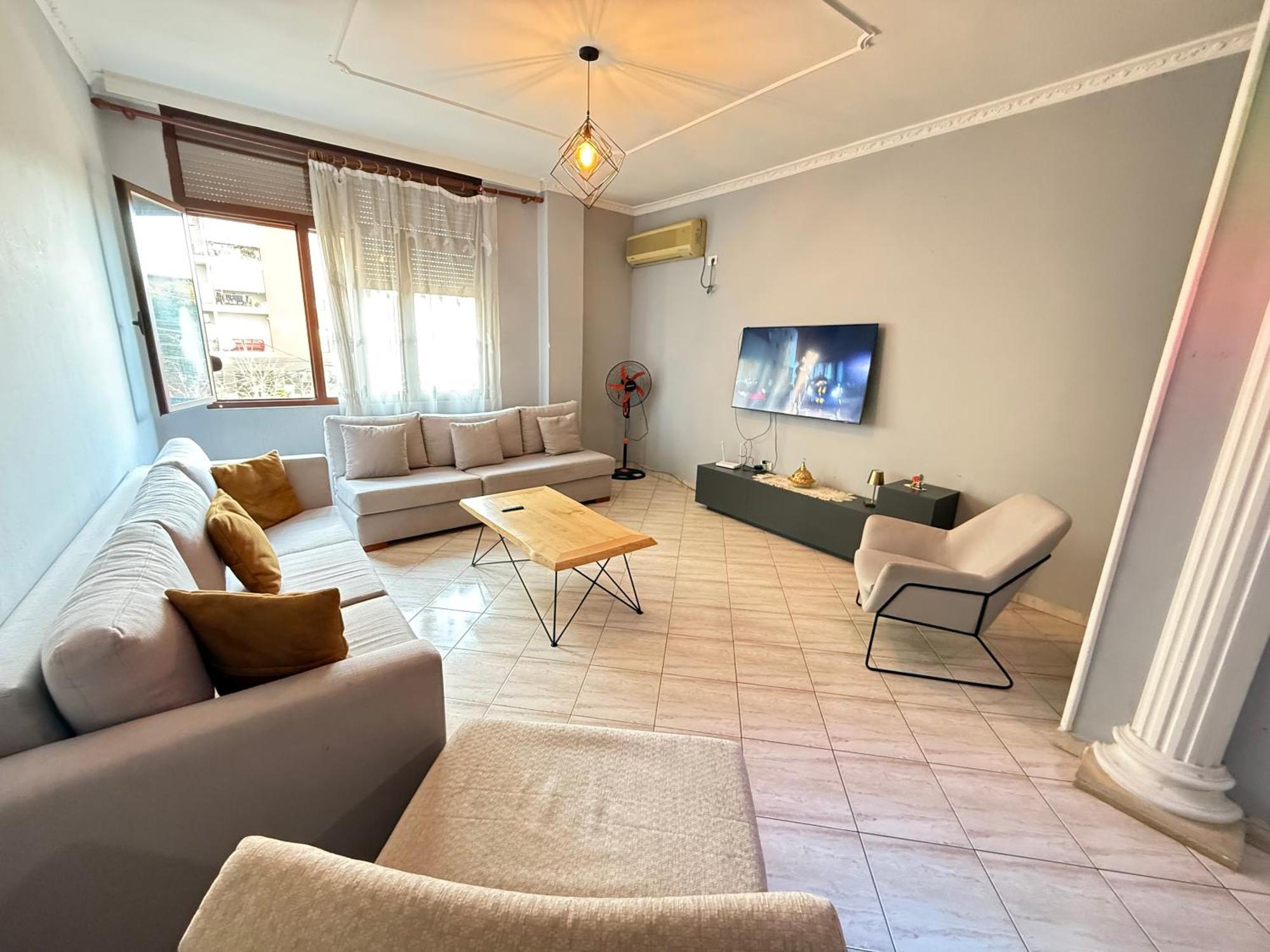Dioras Apartment. ティラナ エクステリア 写真
