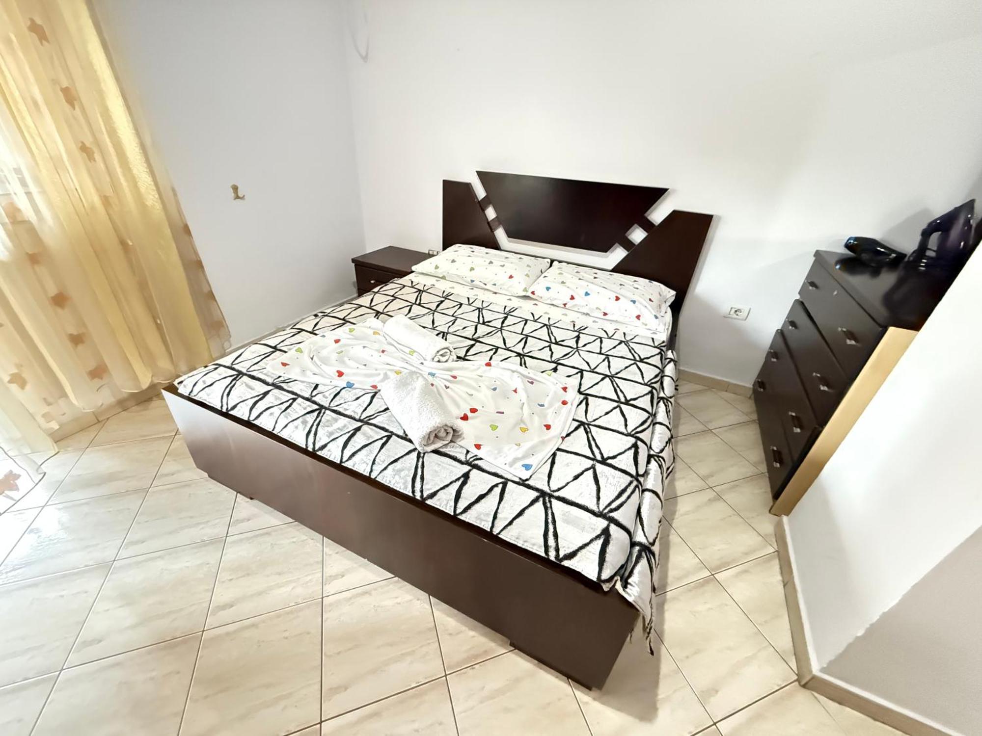 Dioras Apartment. ティラナ エクステリア 写真